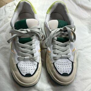 Oncept Sneakers Sz 6.5